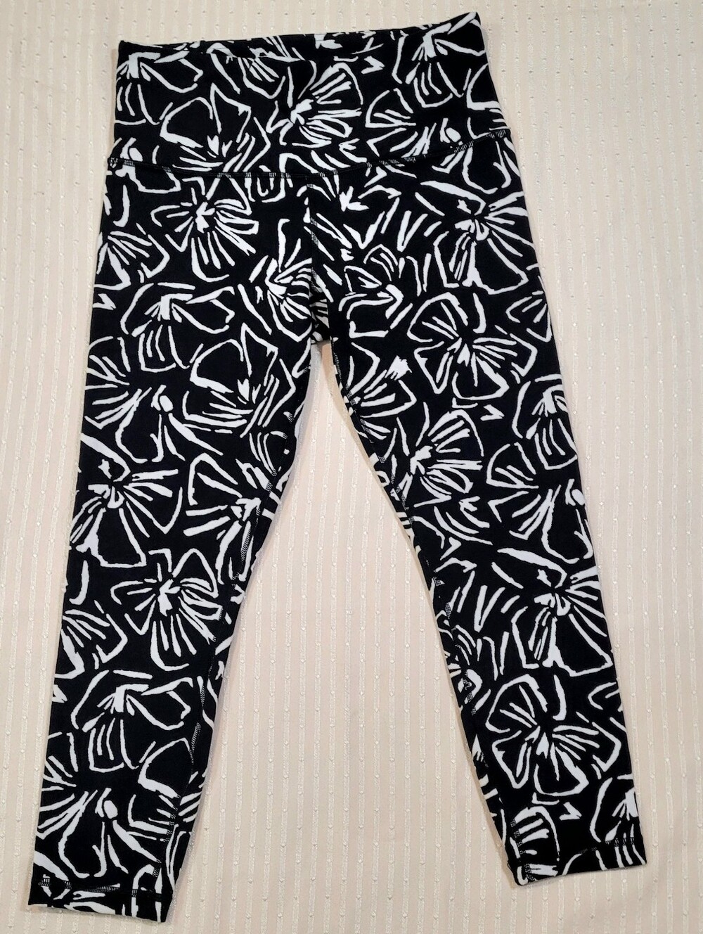 Athleta Elation  Leggings Tights, Black White Floral, Size Small